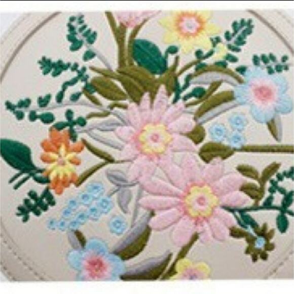 Justin & Taylor embroidered round zip up crossbody bag multicolor floral - Picture 4 of 4